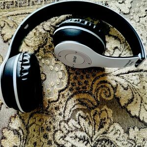 Wireless Headphones 🎧